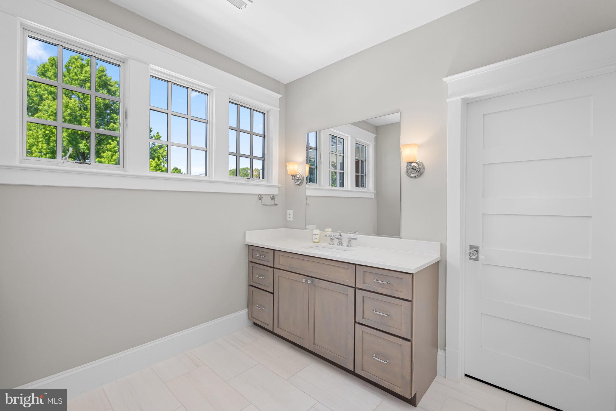 WILLIAMSBURG VILLAGE - Residential