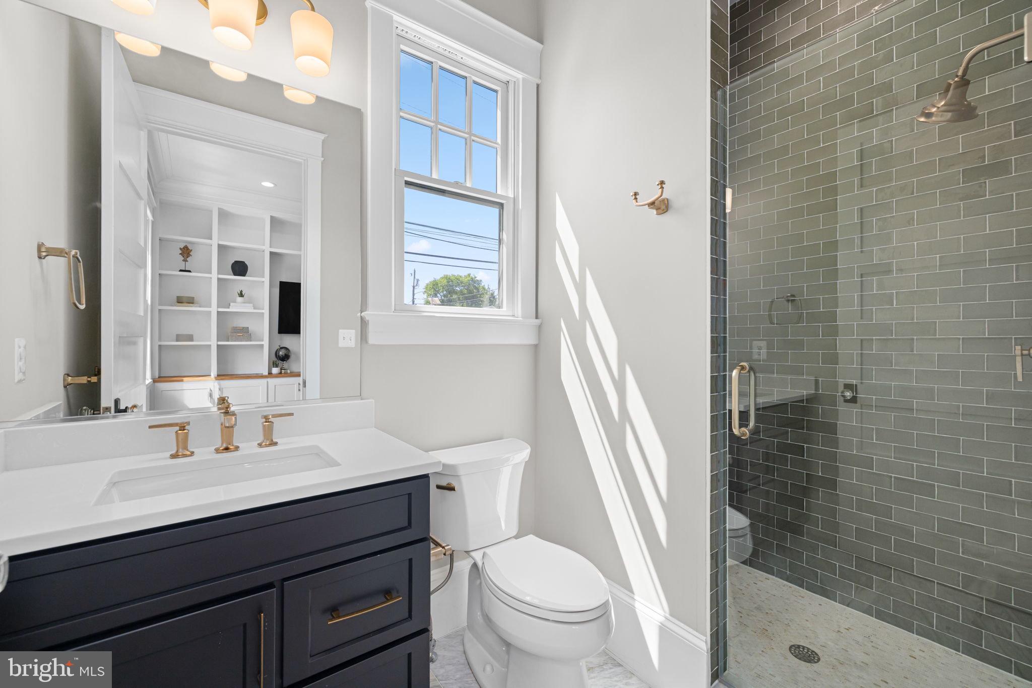 WILLIAMSBURG VILLAGE - Residential