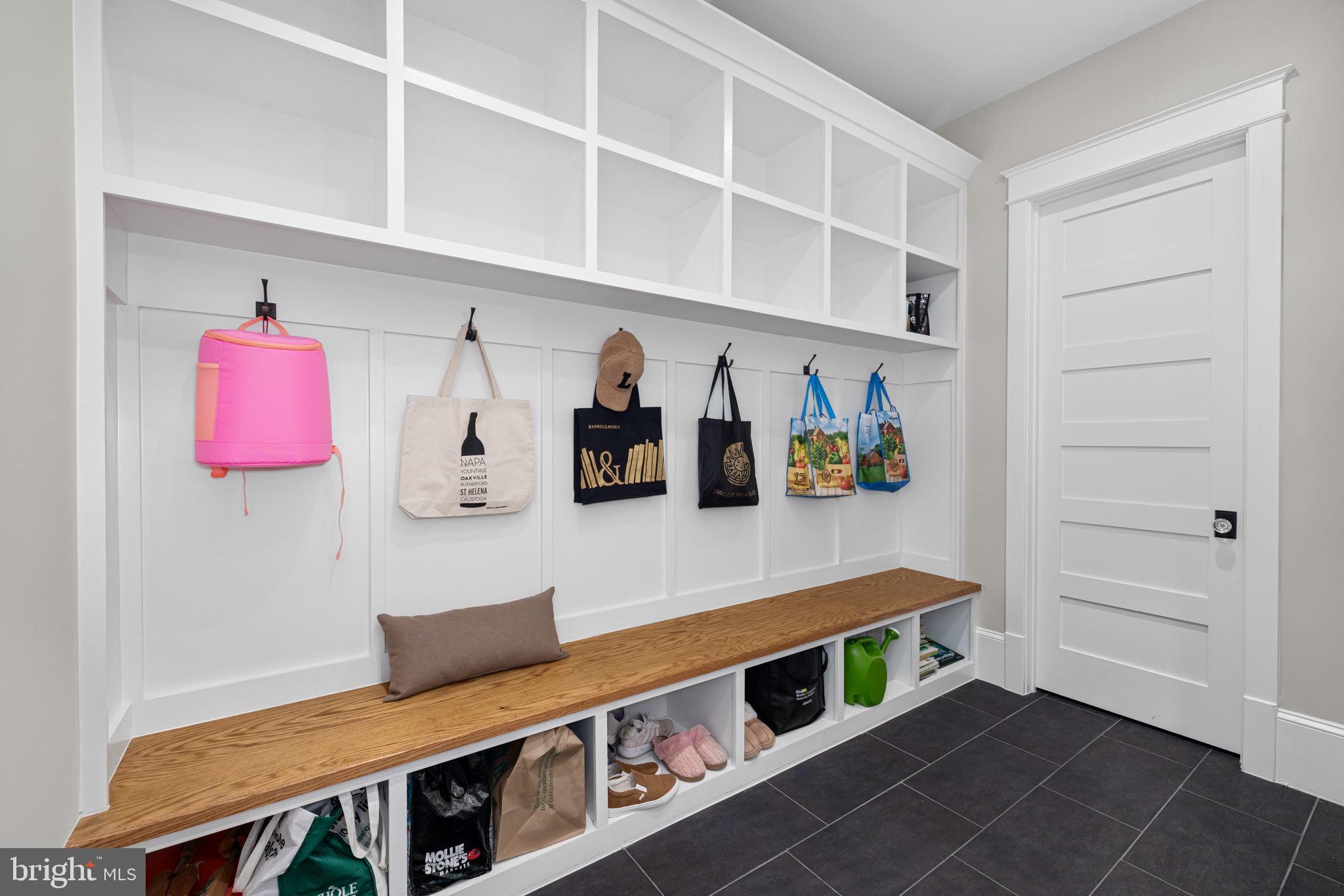 WILLIAMSBURG VILLAGE - Residential