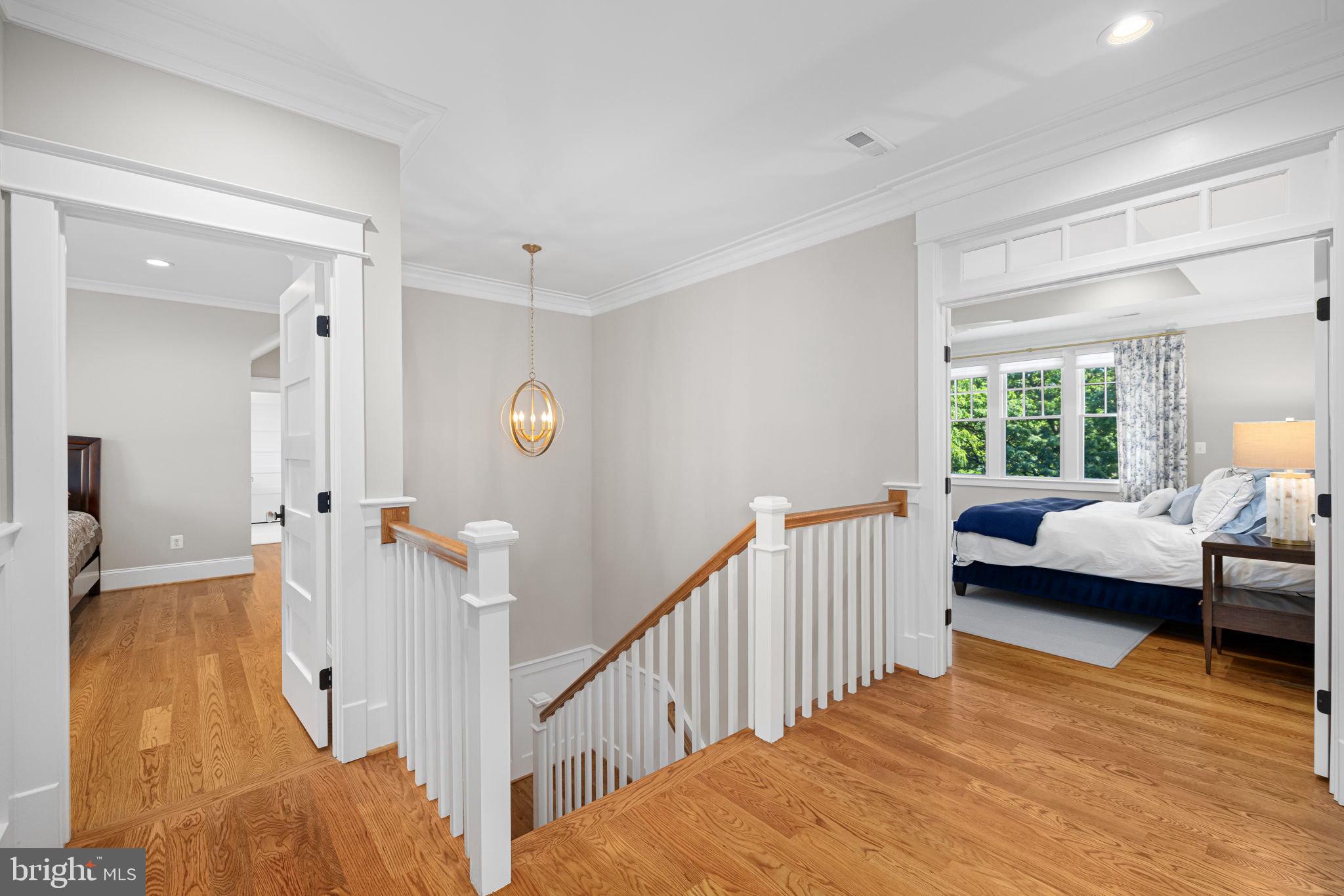 WILLIAMSBURG VILLAGE - Residential