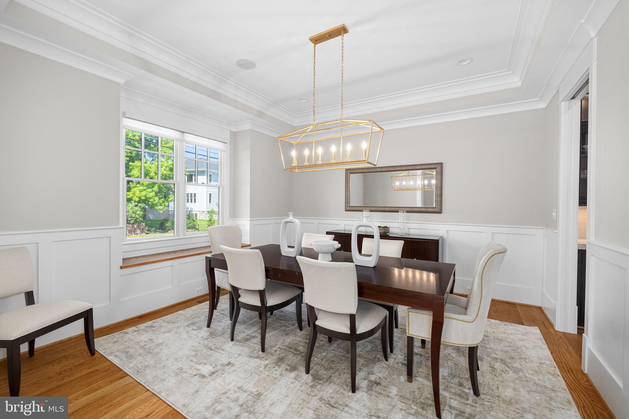 WILLIAMSBURG VILLAGE - Residential