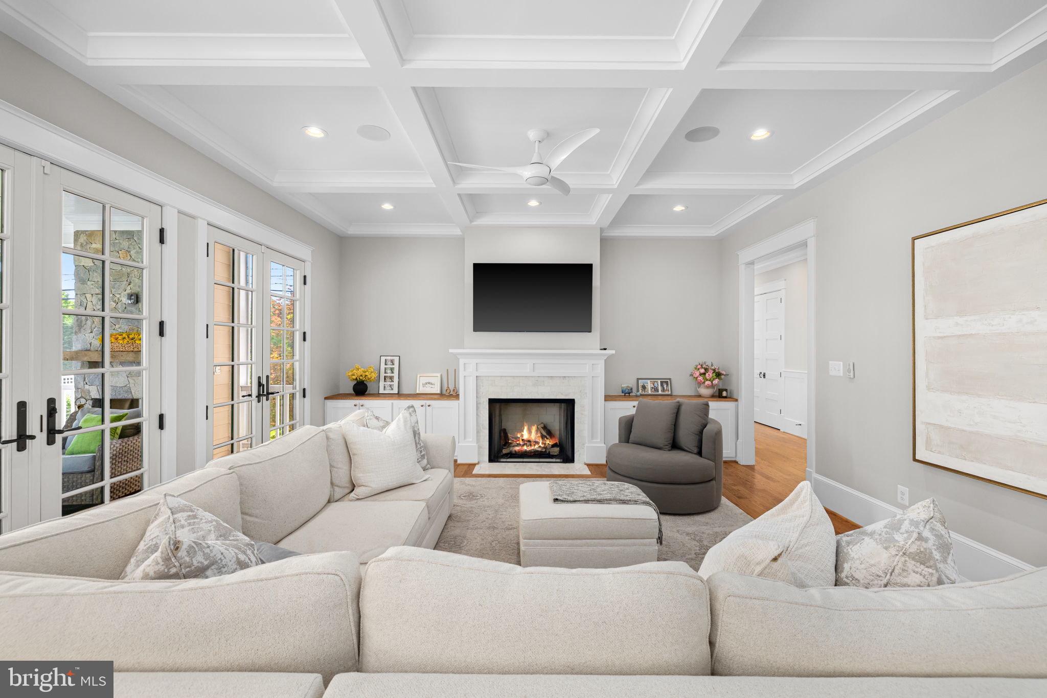 WILLIAMSBURG VILLAGE - Residential