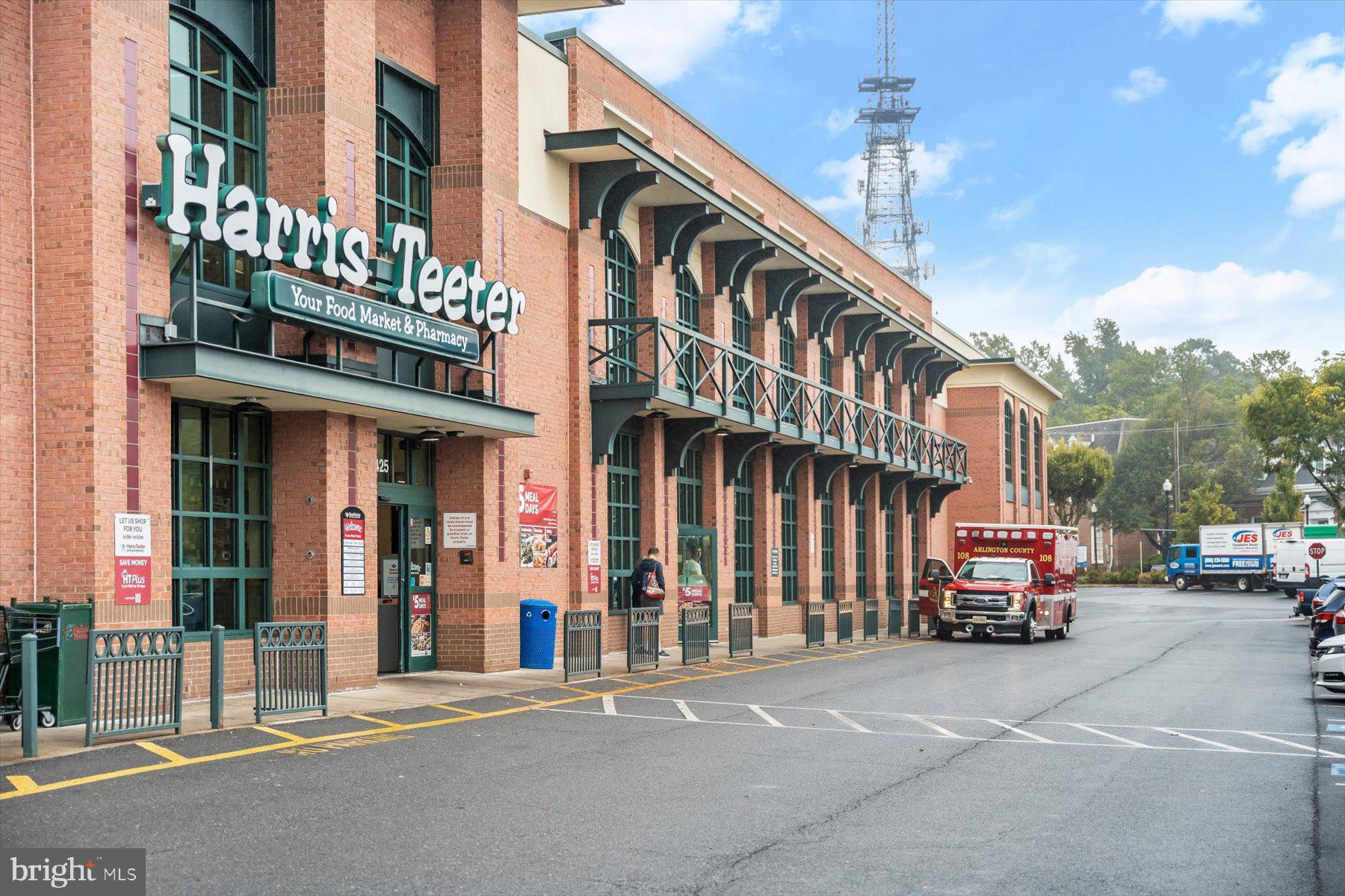 WILLIAMSBURG VILLAGE - Residential