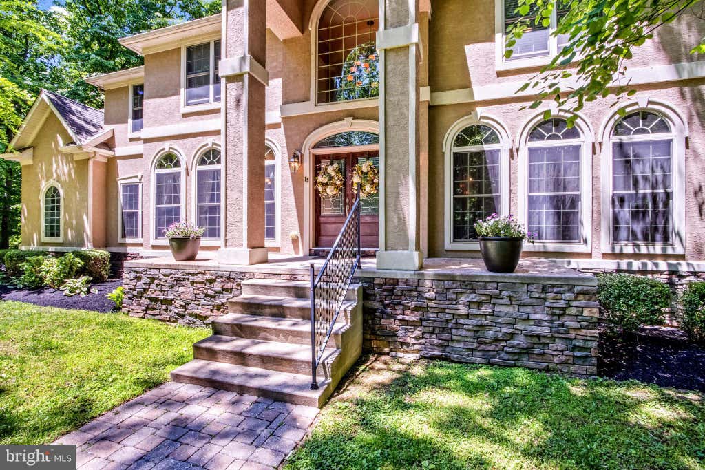 Photo of 15 Waterview Drive, WOODSTOWN, NJ 08098 (MLS # NJSA2019108)