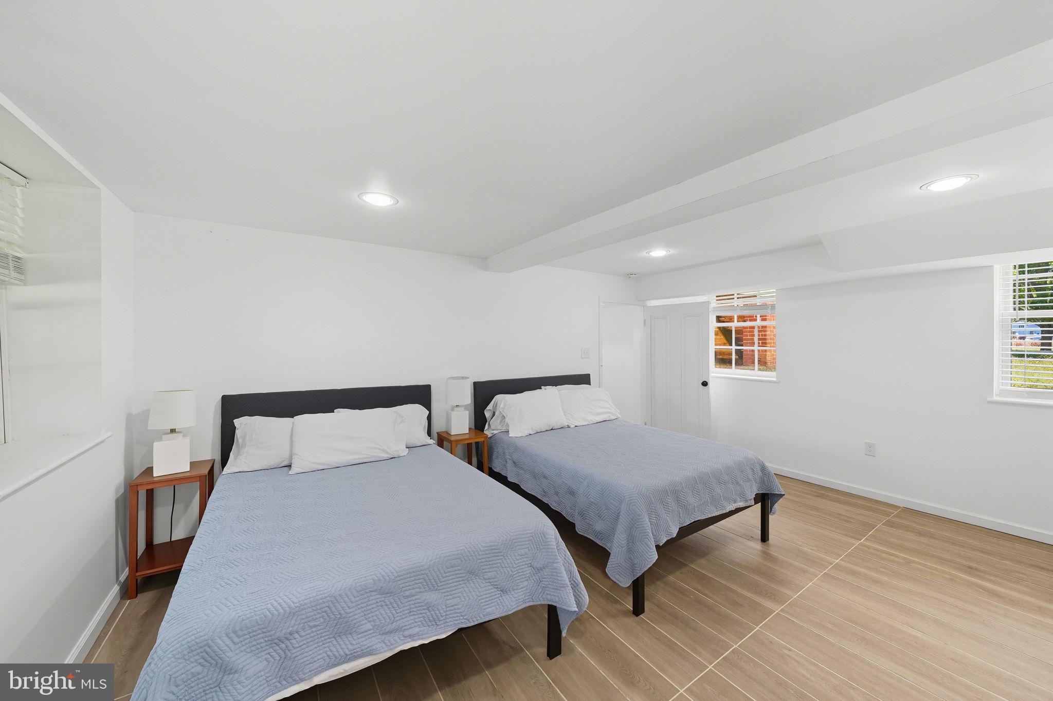 ROCK HALL - Residential