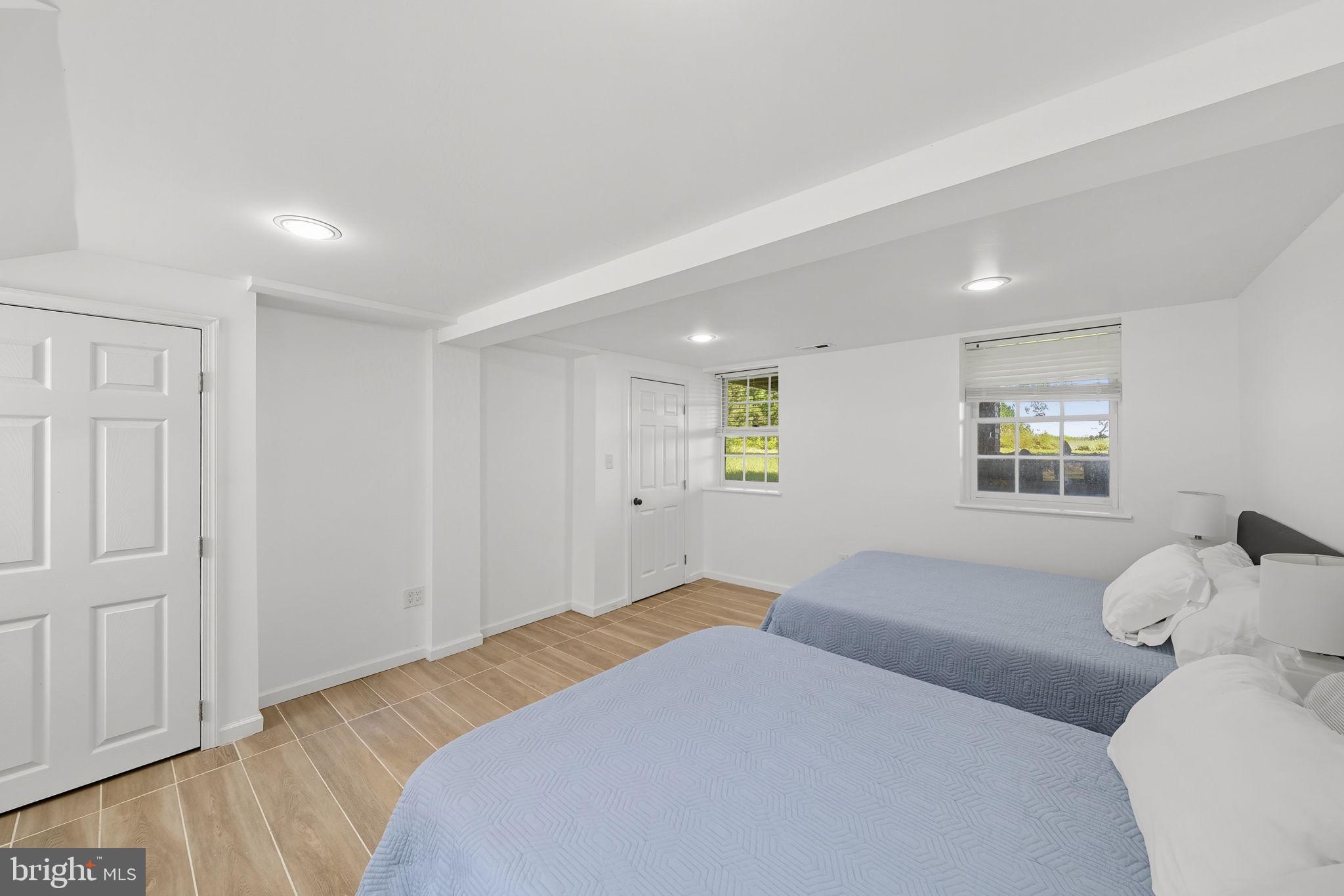 ROCK HALL - Residential