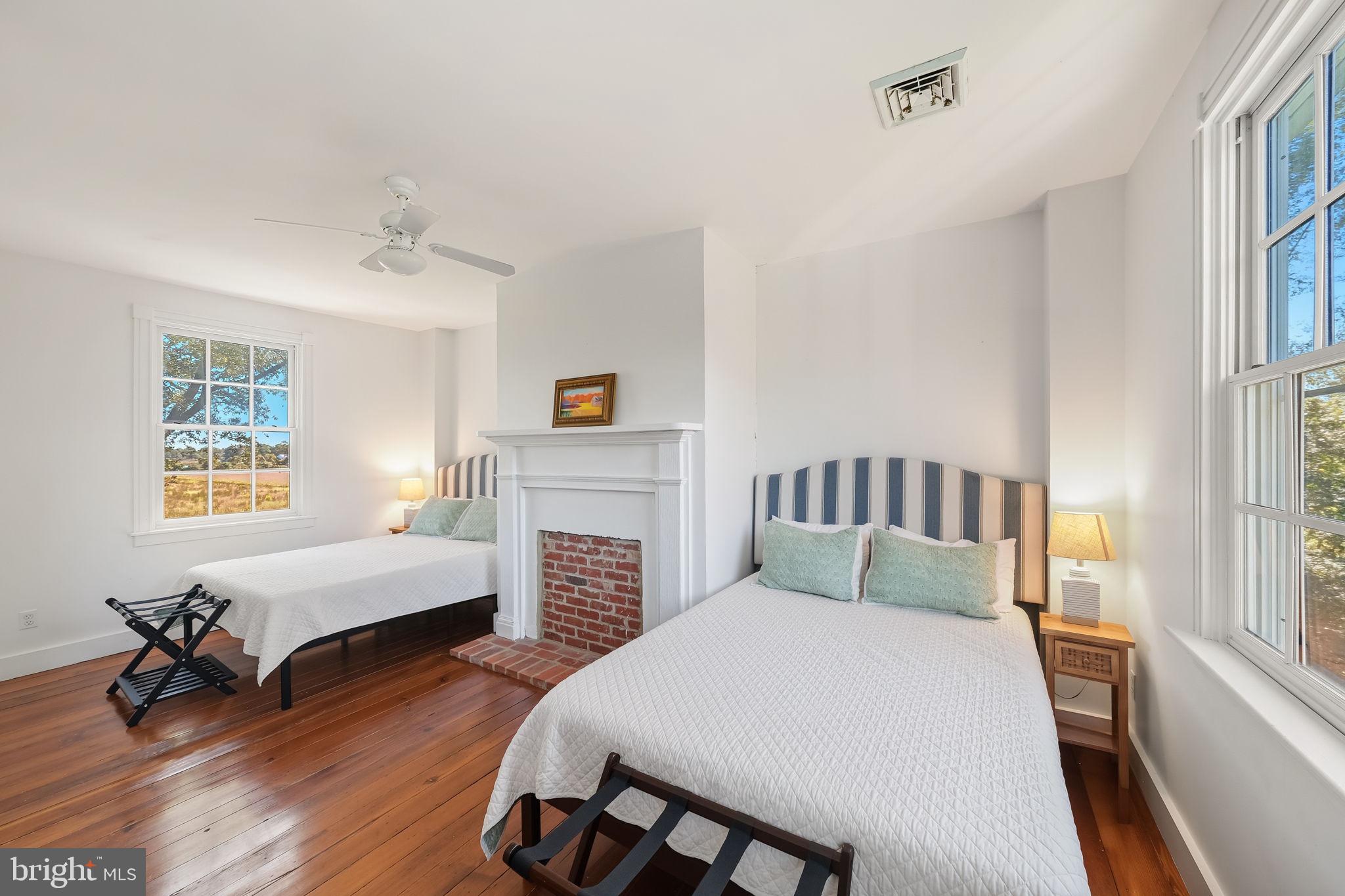 ROCK HALL - Residential