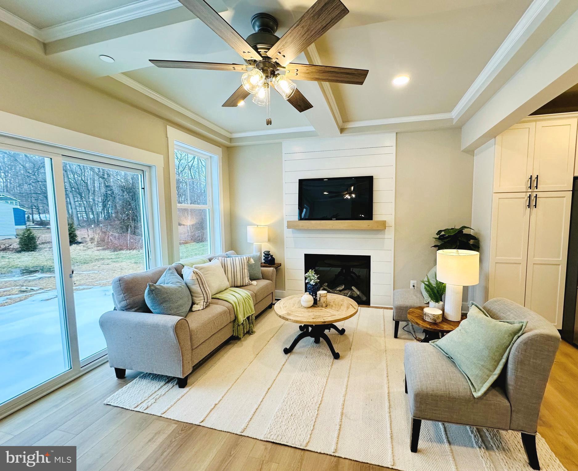 WATERS EDGE - Residential