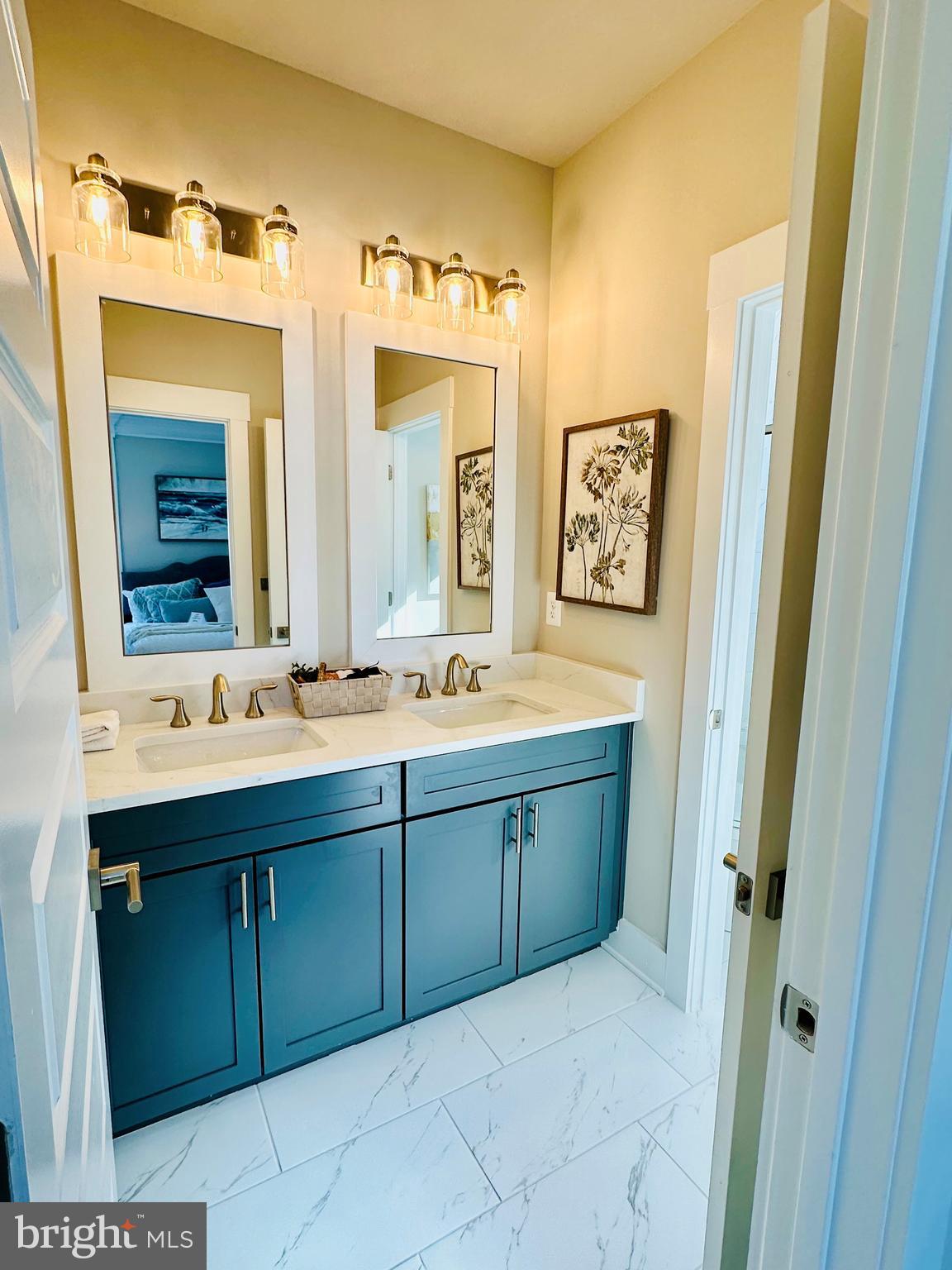 WATERS EDGE - Residential