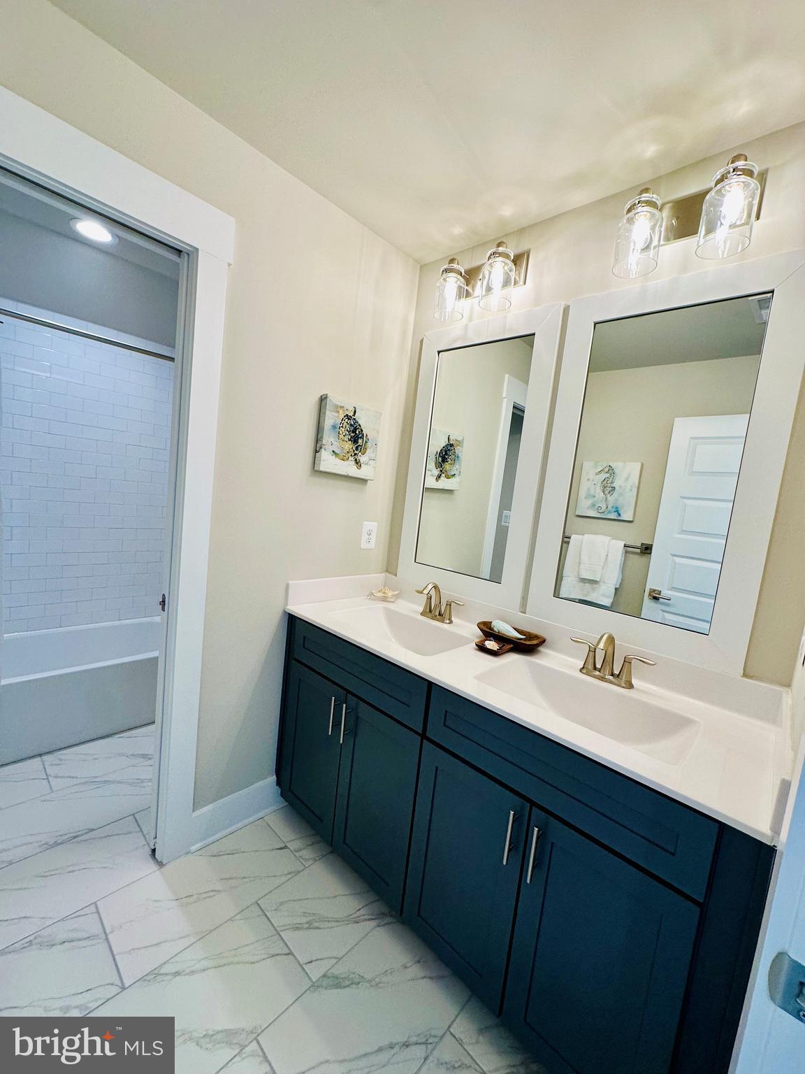 WATERS EDGE - Residential