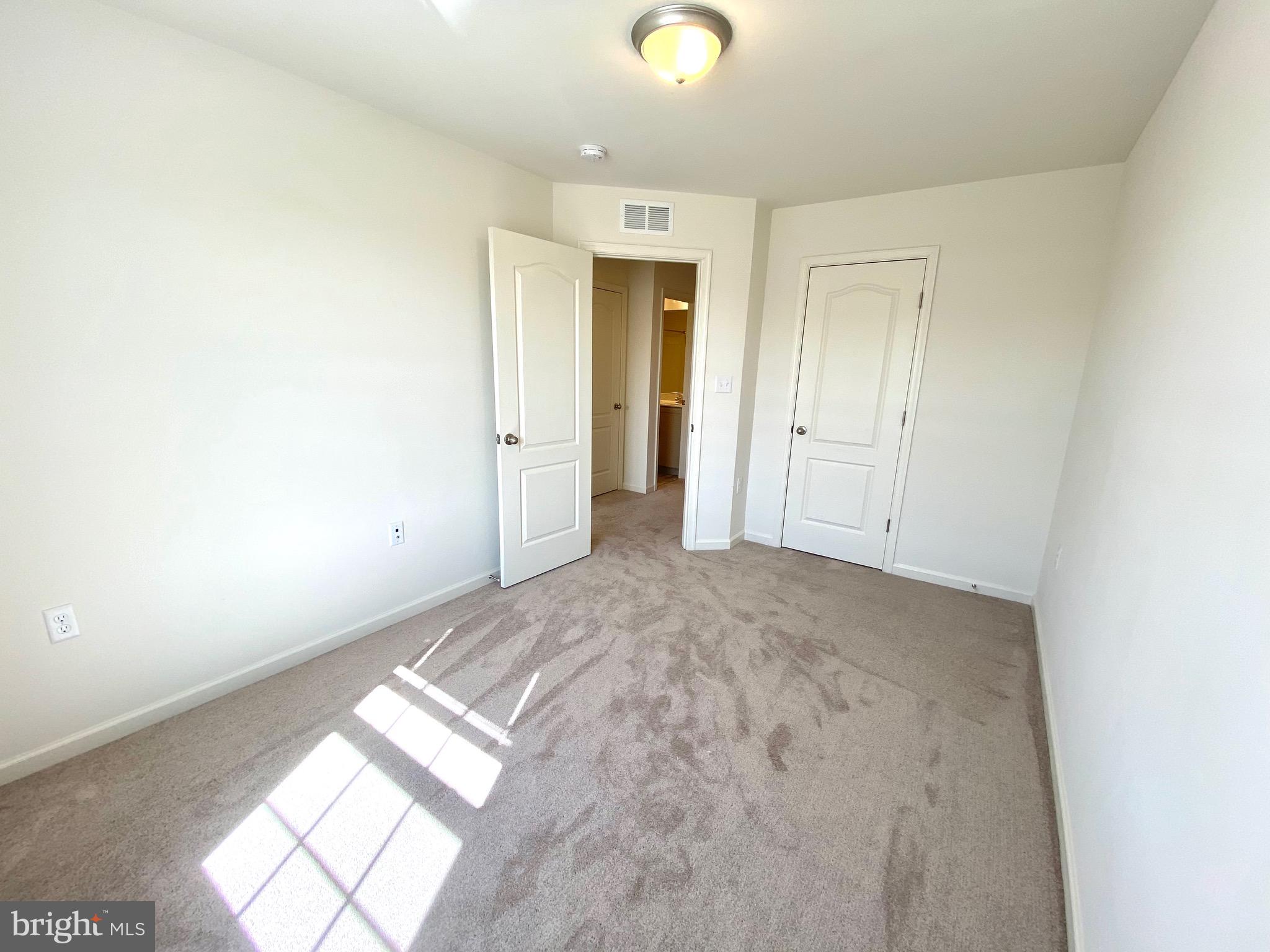 MCCAULEY CROSSING - Residential Lease