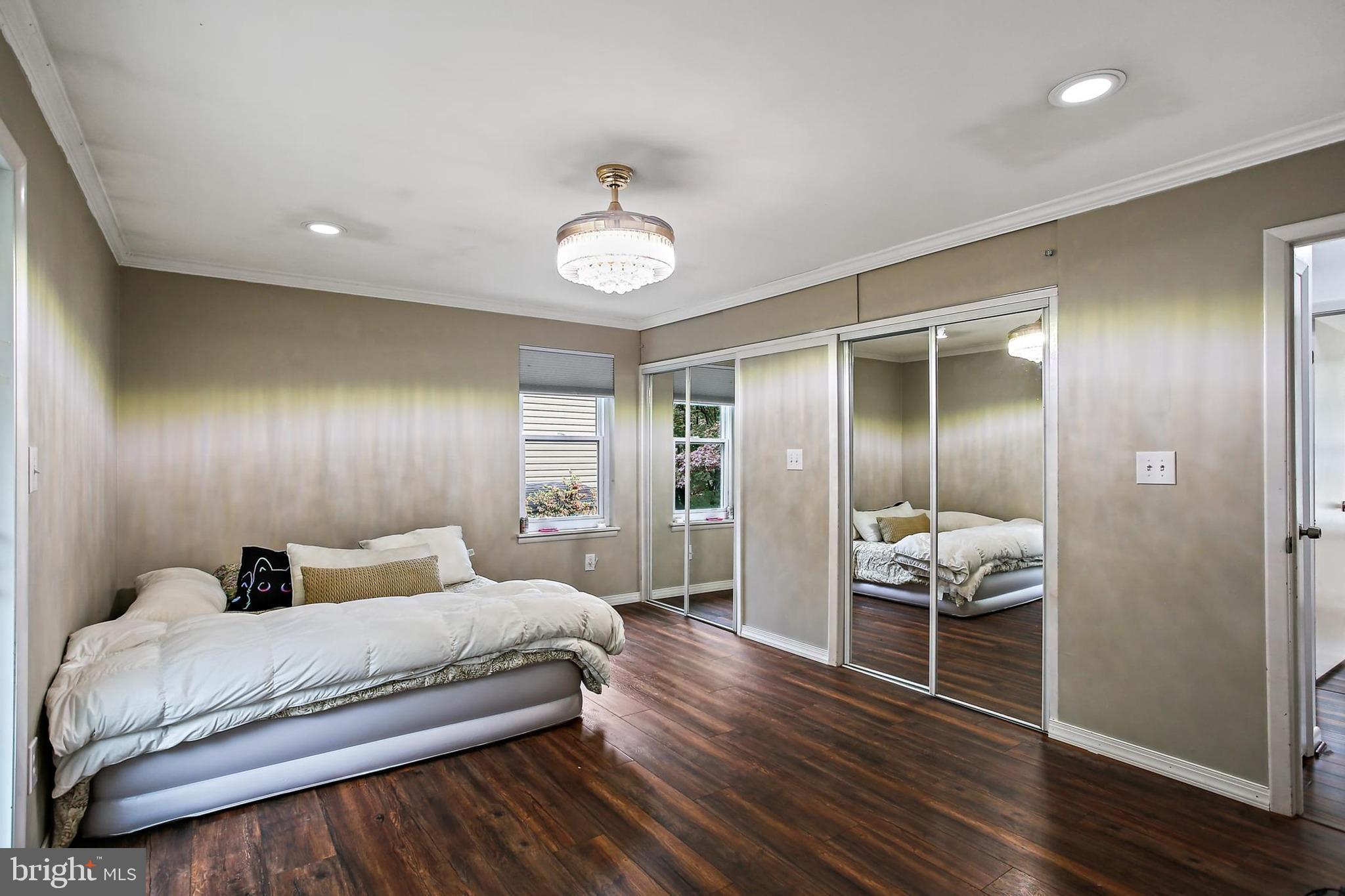 KINGSTON HEIGHTS - Residential