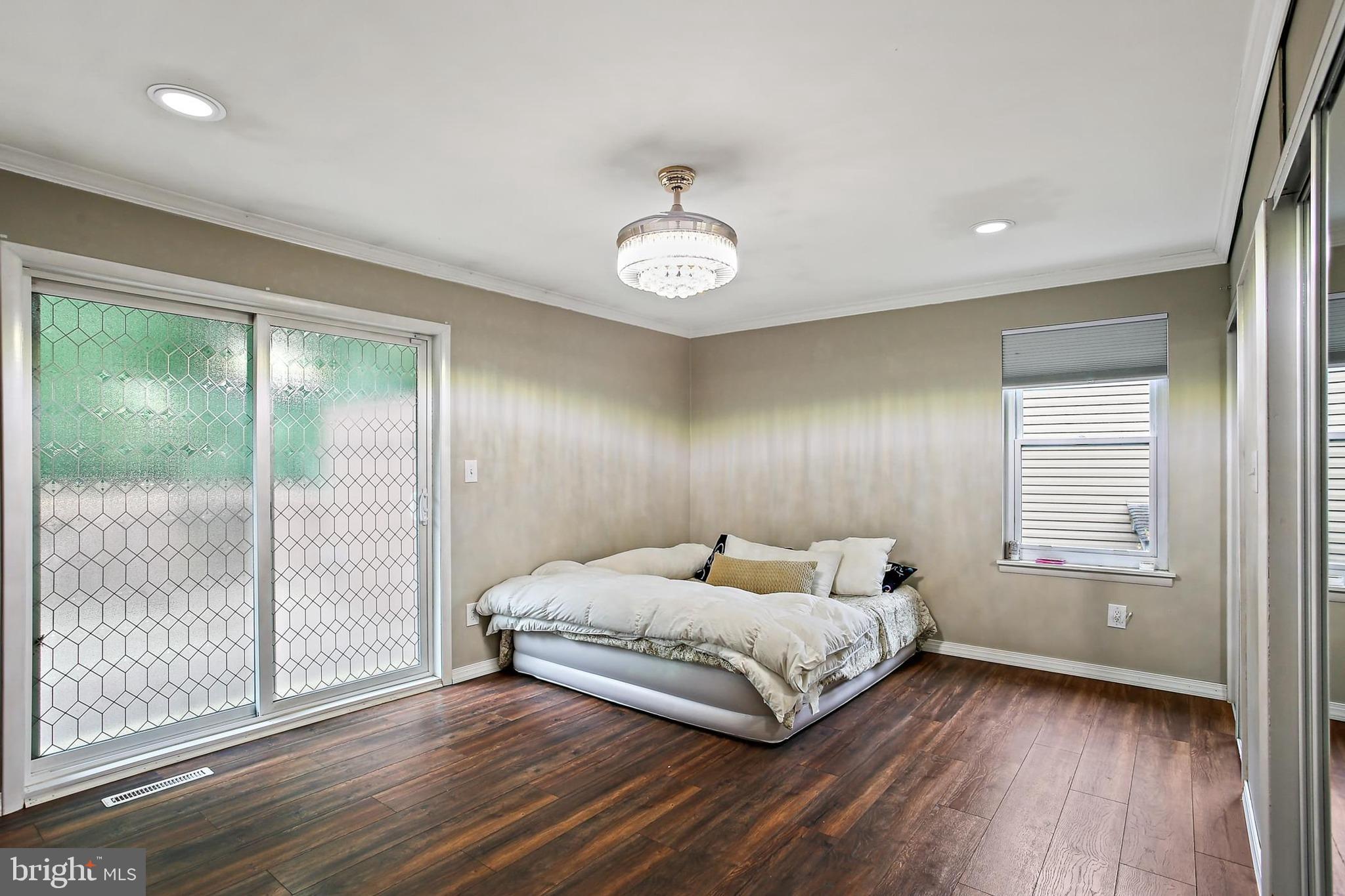 KINGSTON HEIGHTS - Residential