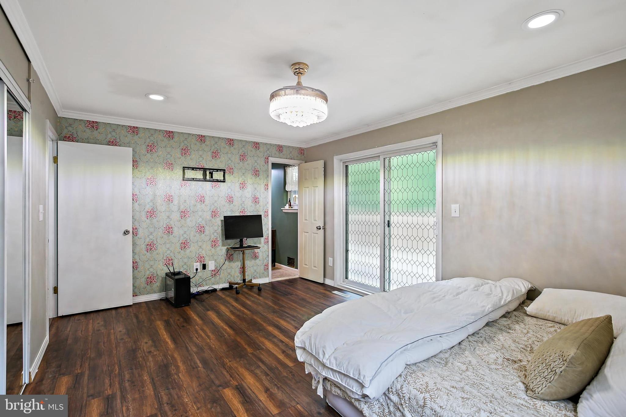 KINGSTON HEIGHTS - Residential