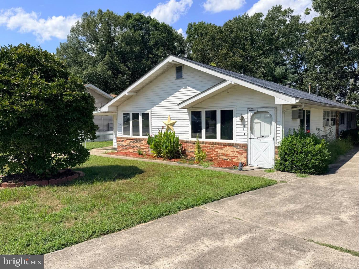 194 ELMTOWNE BOULEVARD