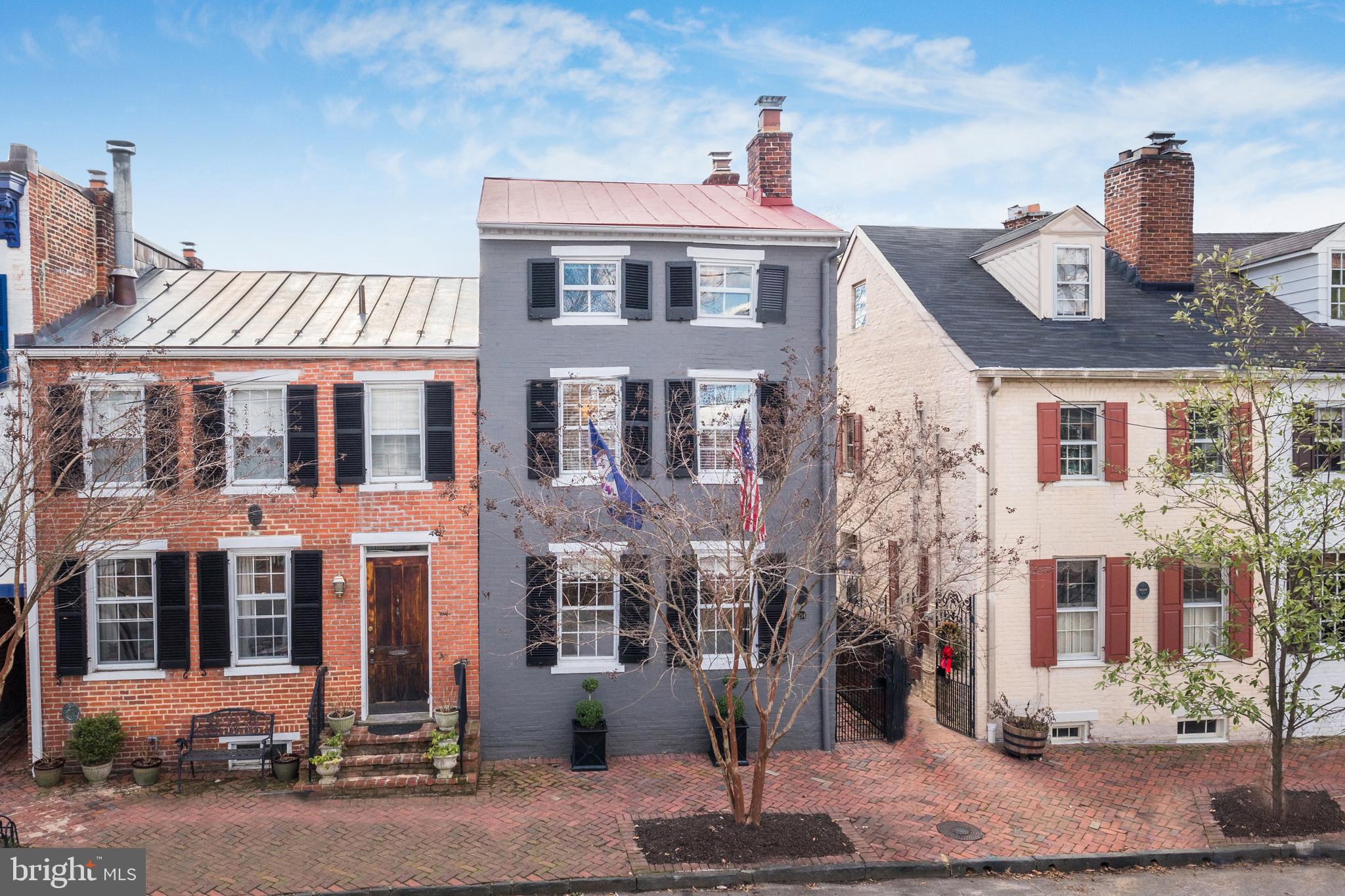 OLD TOWN ALEXANDRIA - Residential