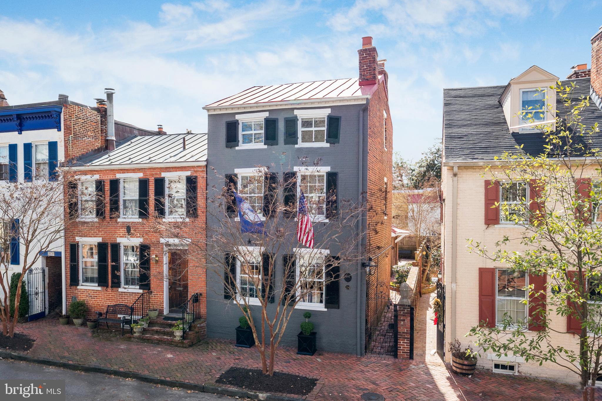 OLD TOWN ALEXANDRIA - Residential