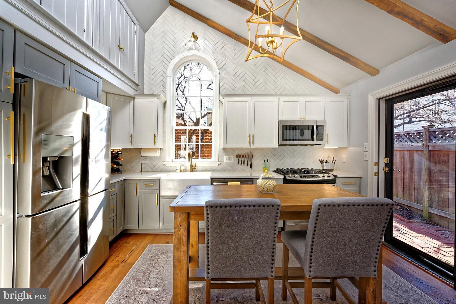 OLD TOWN ALEXANDRIA - Residential