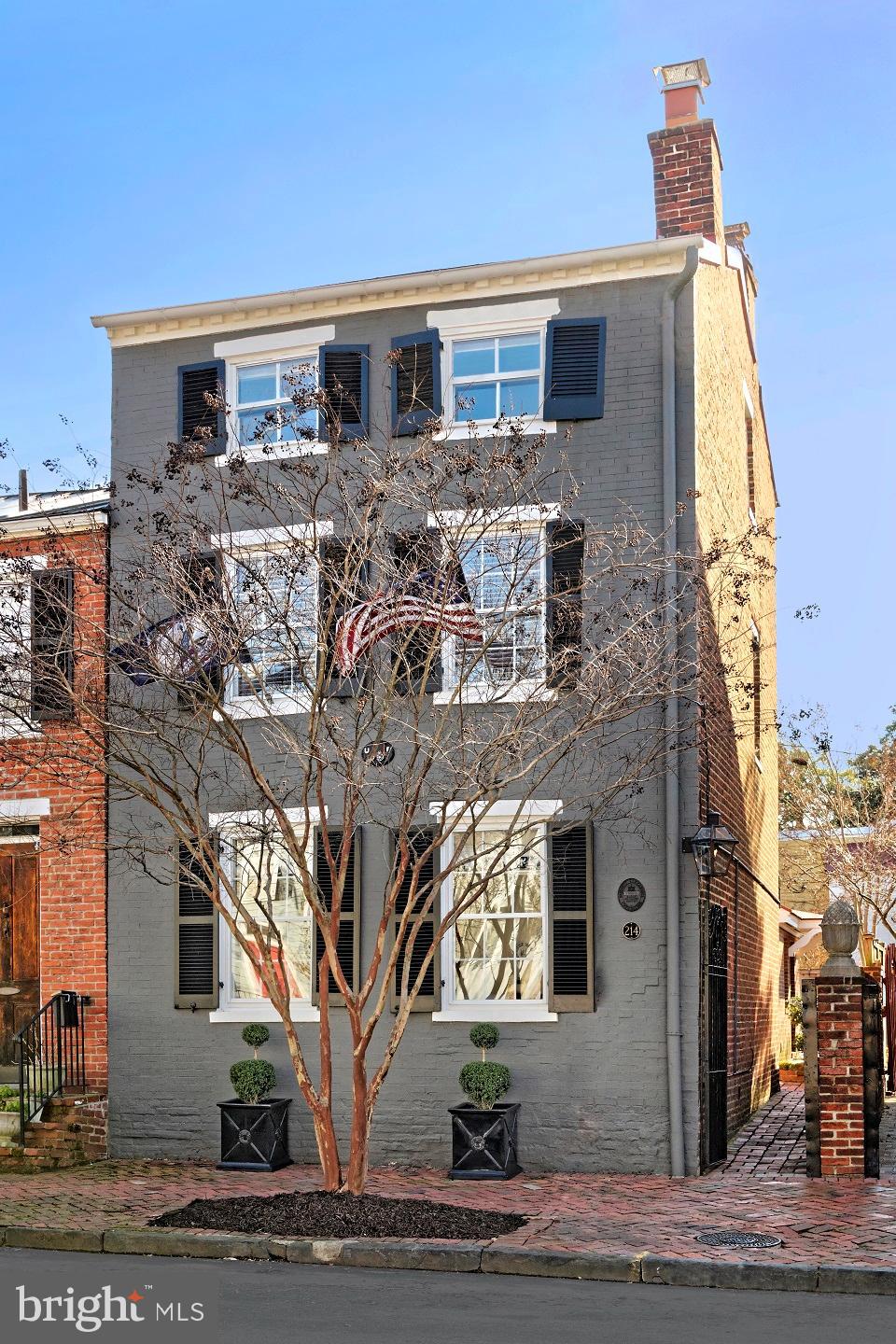 OLD TOWN ALEXANDRIA - Residential