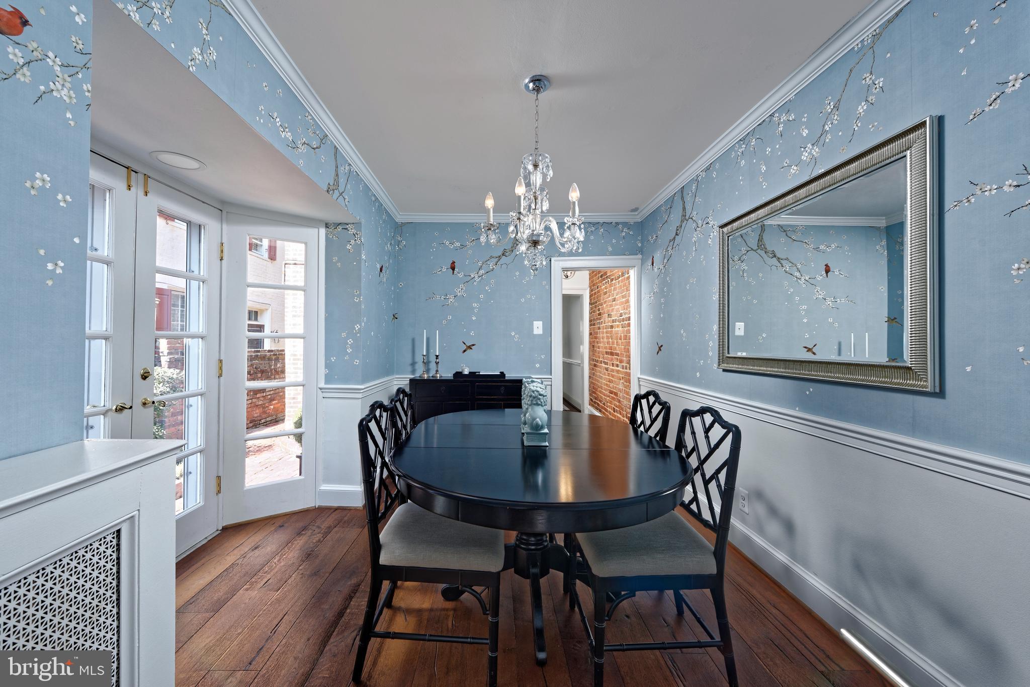 OLD TOWN ALEXANDRIA - Residential