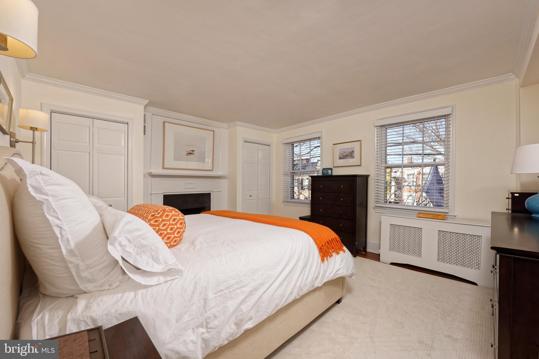 OLD TOWN ALEXANDRIA - Residential