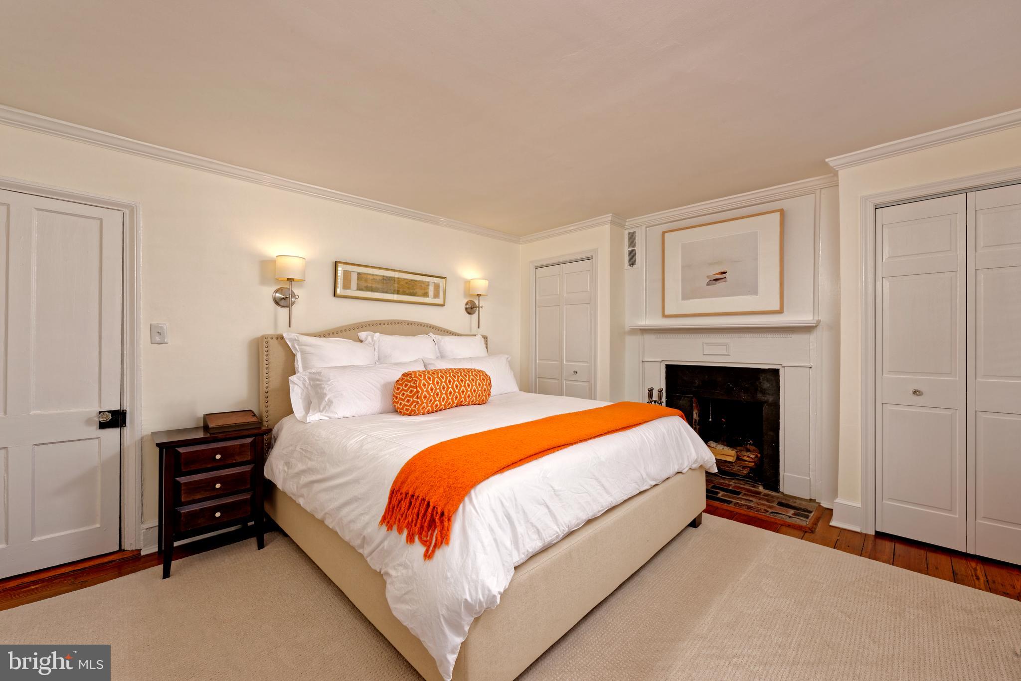 OLD TOWN ALEXANDRIA - Residential