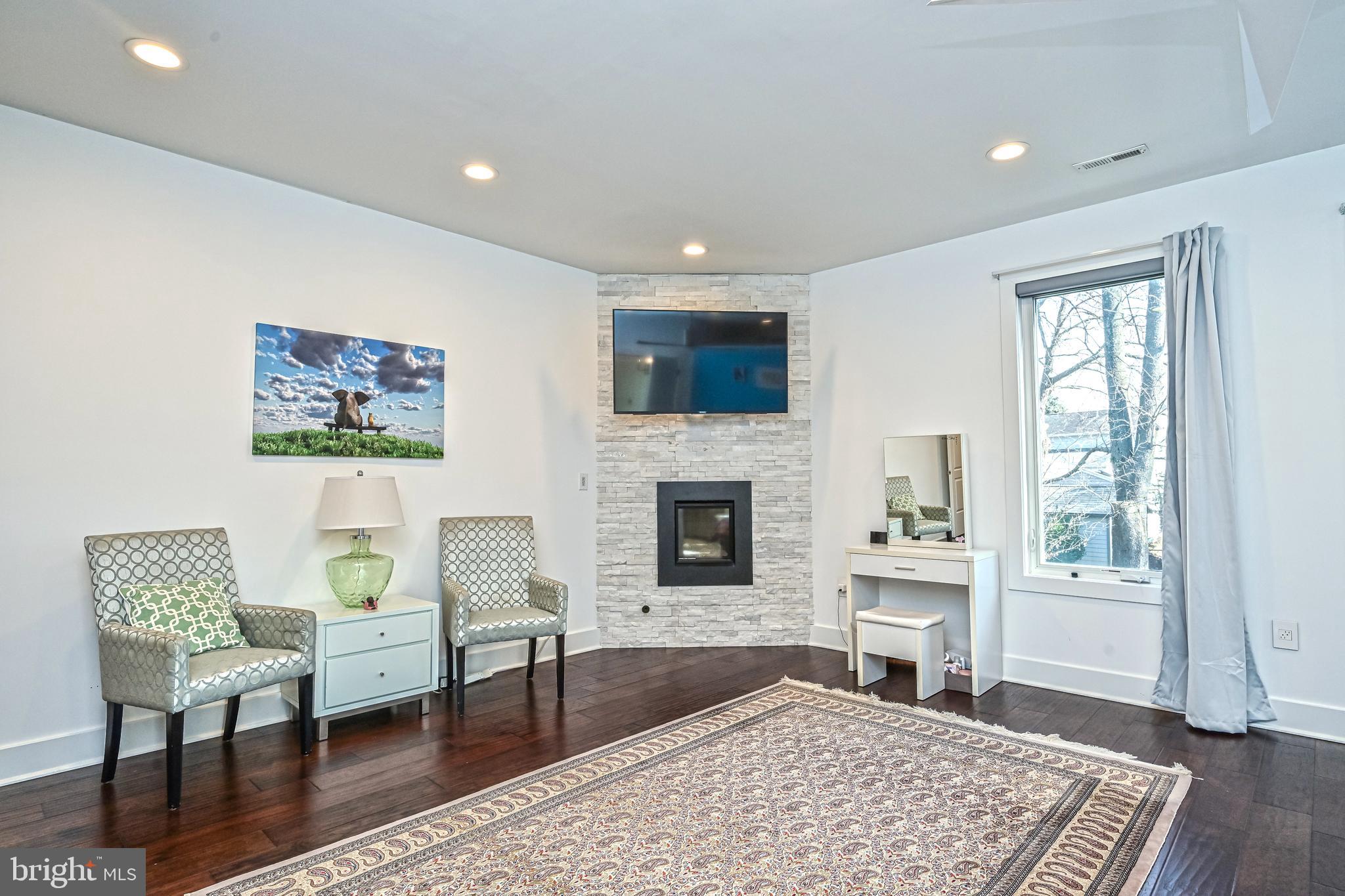 PIMMIT HILLS - Residential