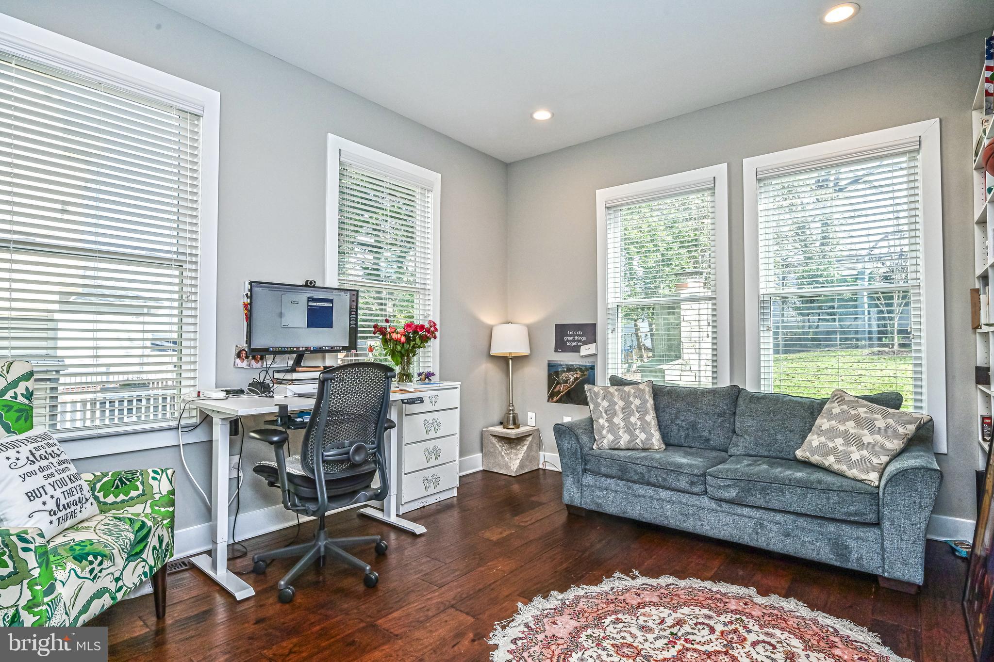 PIMMIT HILLS - Residential