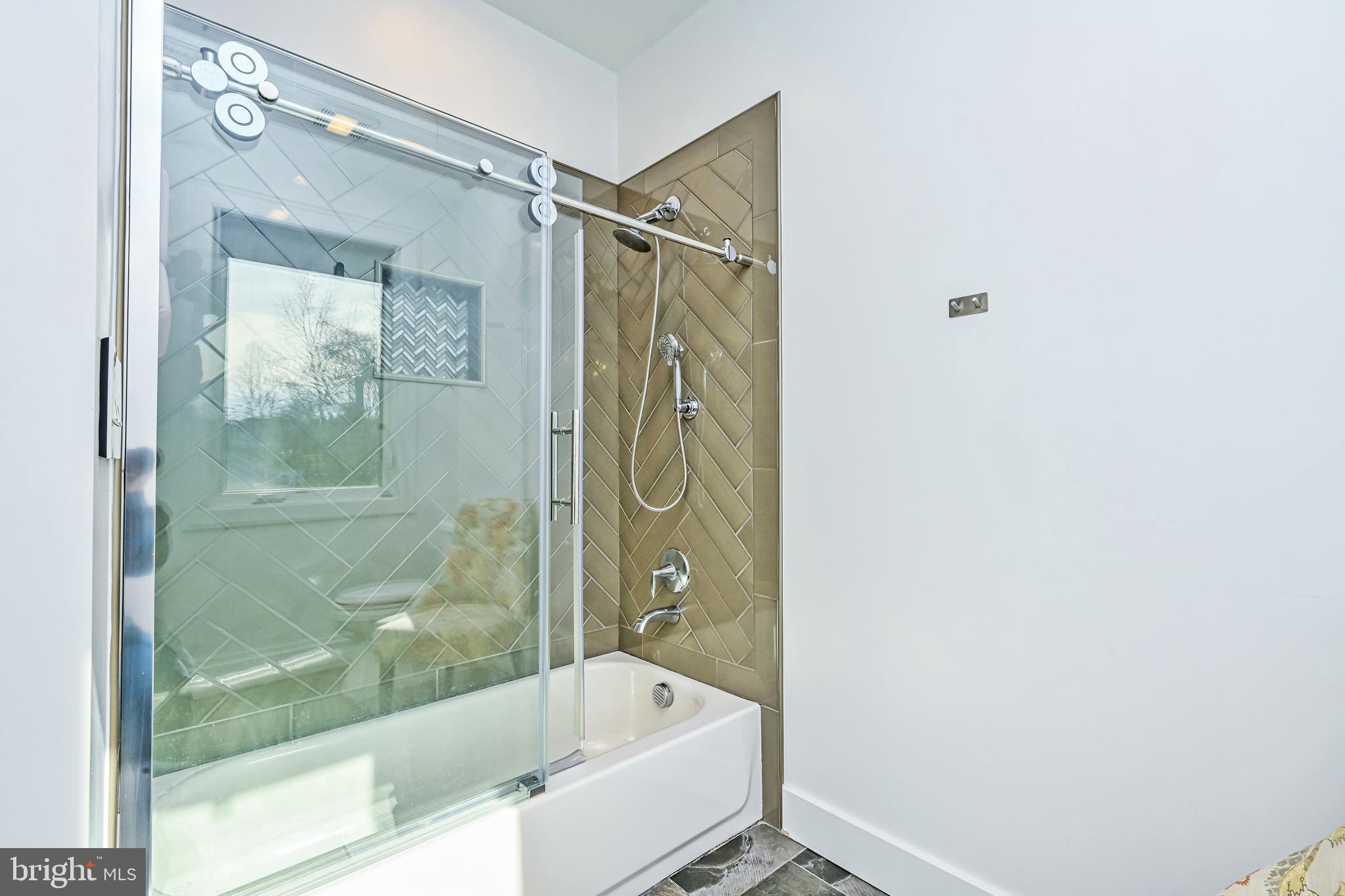 PIMMIT HILLS - Residential