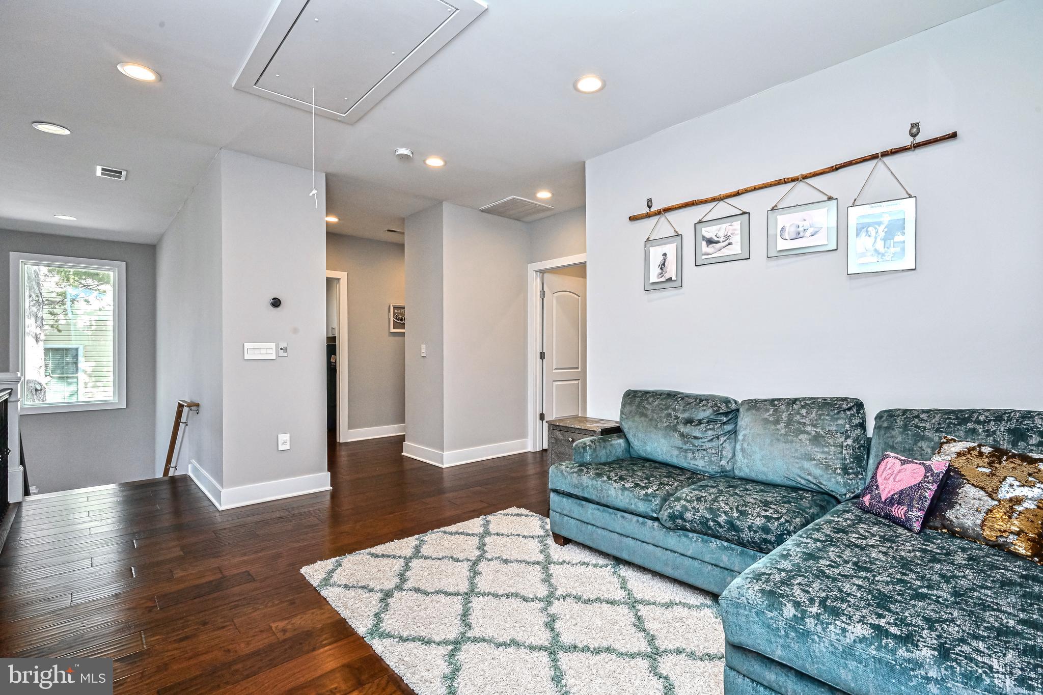 PIMMIT HILLS - Residential