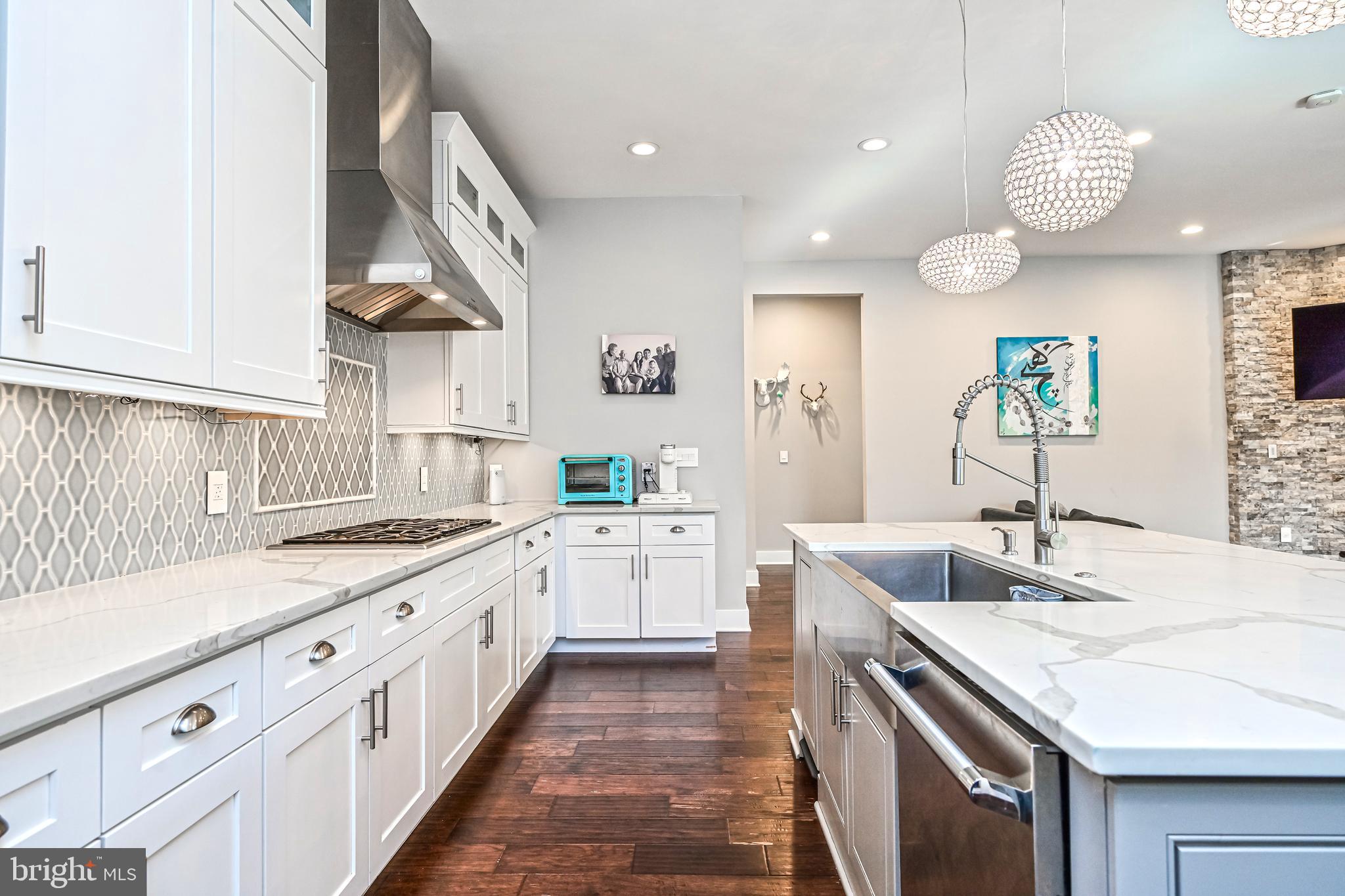 PIMMIT HILLS - Residential