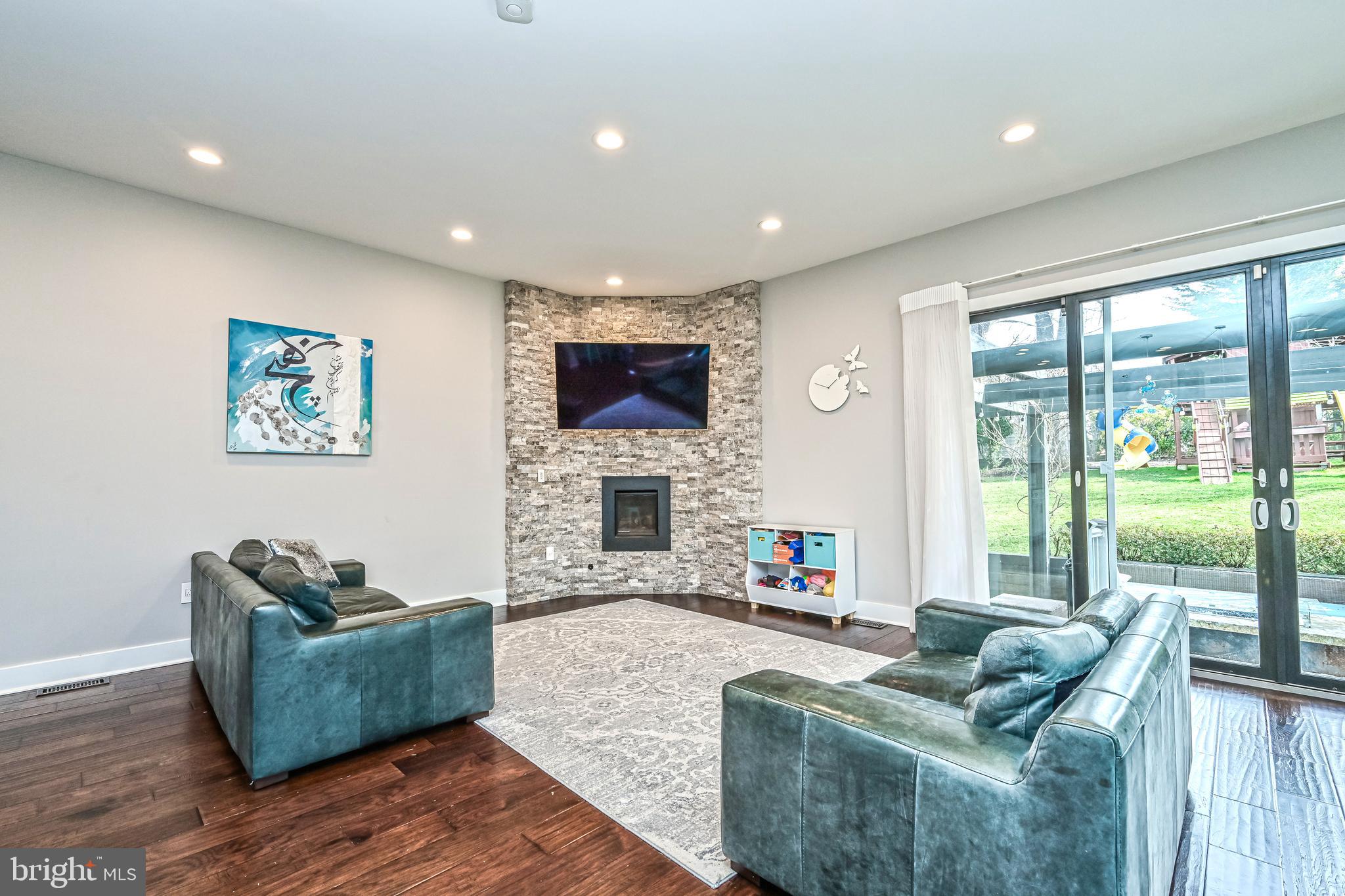 PIMMIT HILLS - Residential