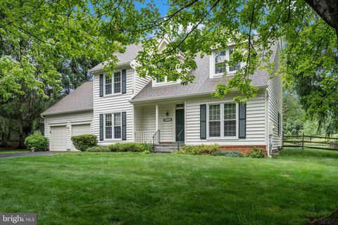 Photo of 8405 Saint Regis Way, GAITHERSBURG, MD 20886 (MLS # MDMC2230236)