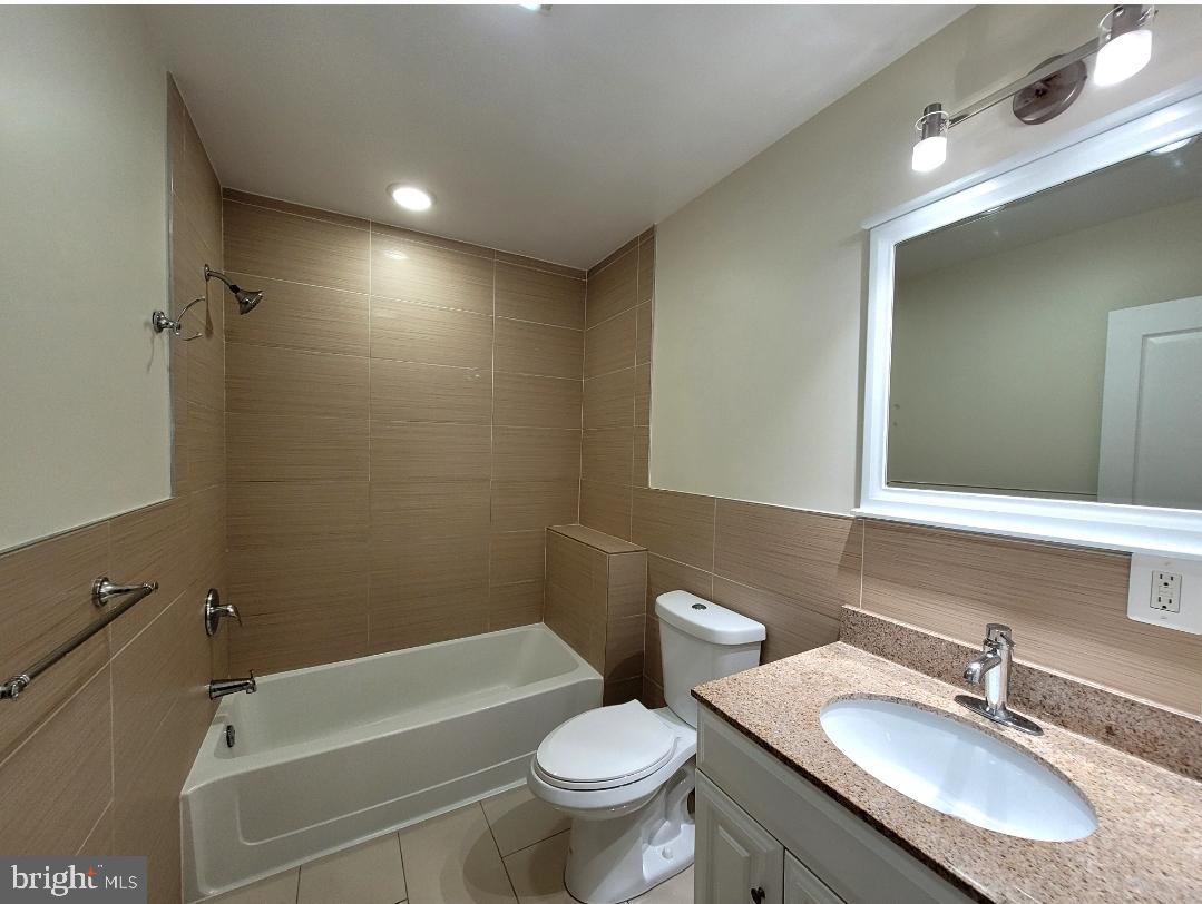 POINT BREEZE - Residential Lease