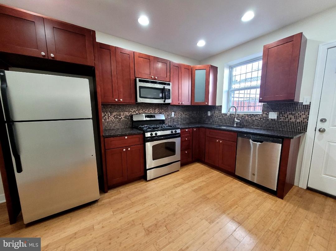 POINT BREEZE - Residential Lease