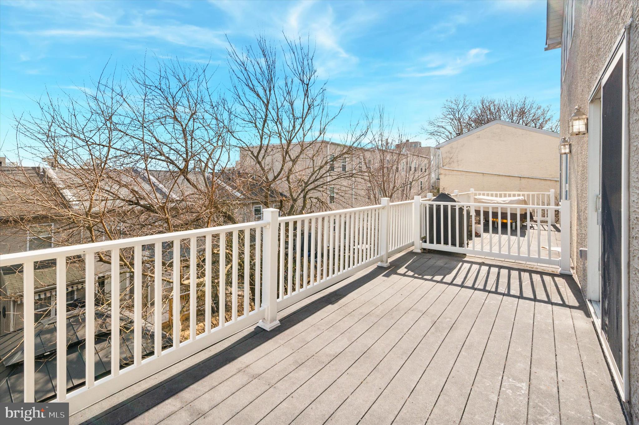 ROXBOROUGH - Residential