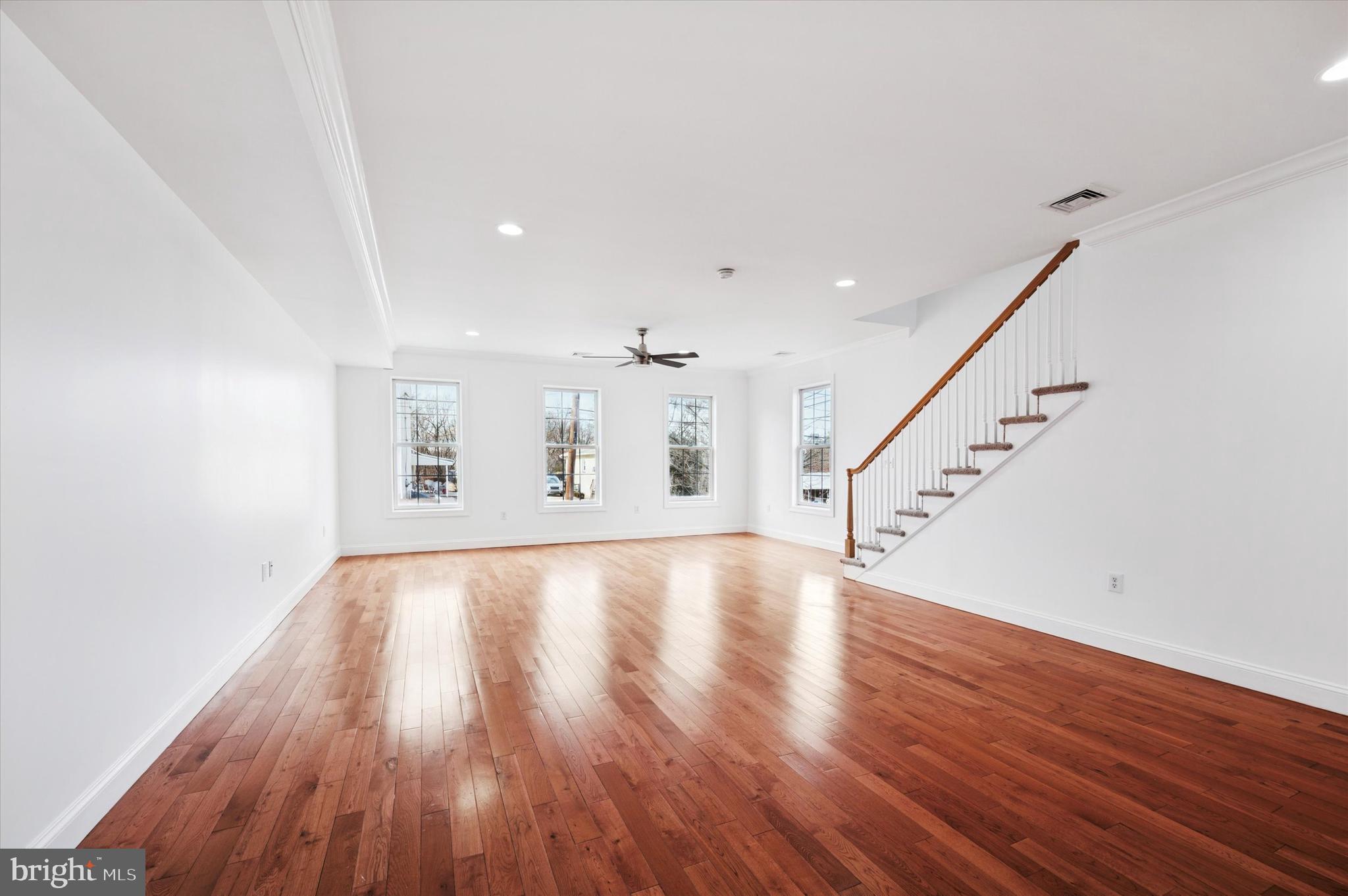 ROXBOROUGH - Residential