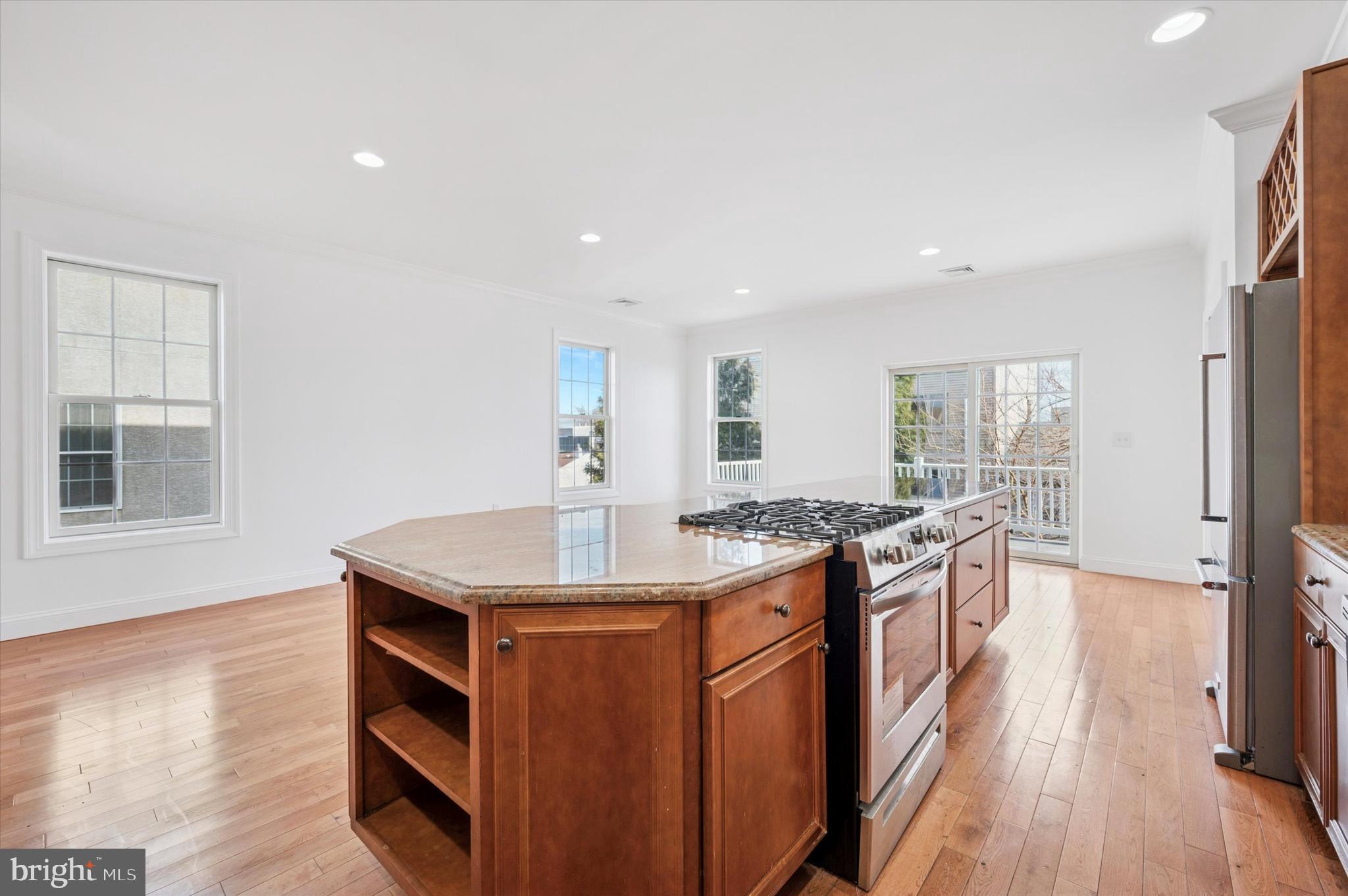 ROXBOROUGH - Residential