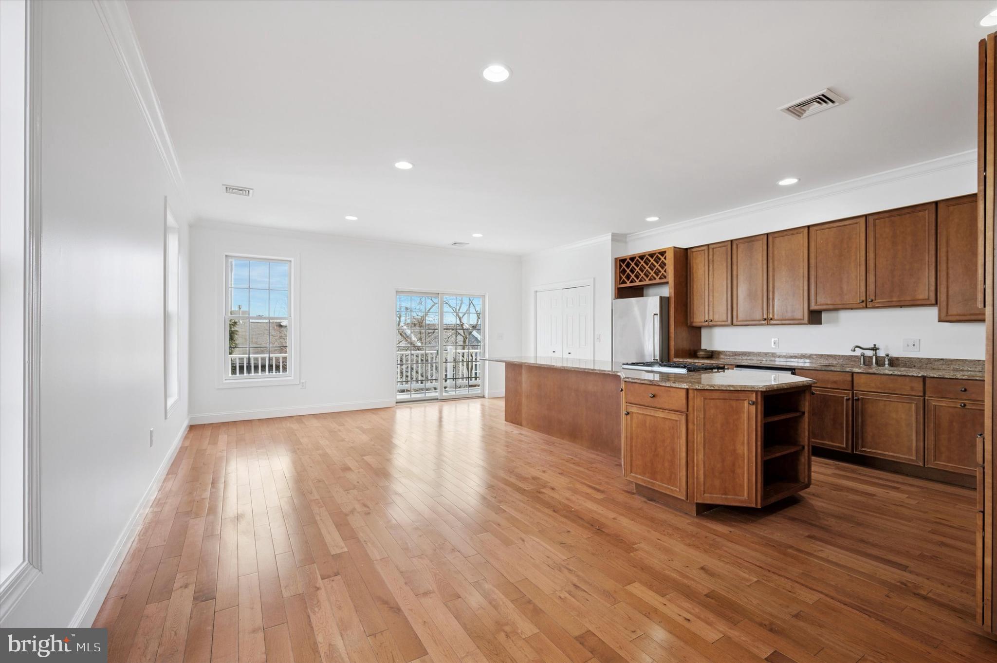 ROXBOROUGH - Residential