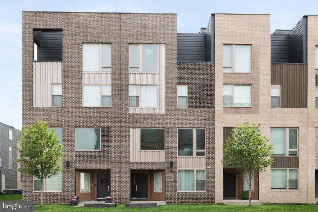 Photo of 3203 Parkview Walk, PHILADELPHIA, PA 19125 (MLS # PAPH2584058)