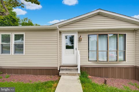 Mobile Home For Sale - 515 S 2nd Street<br/> York County, WRIGHTSVILLE, PA 17368