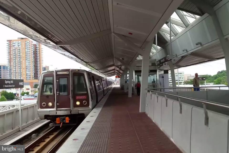 FOUNTAINS AT MCLEAN - Residential Lease