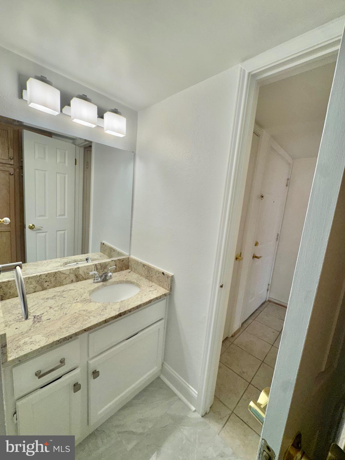 FOUNTAINS AT MCLEAN - Residential Lease