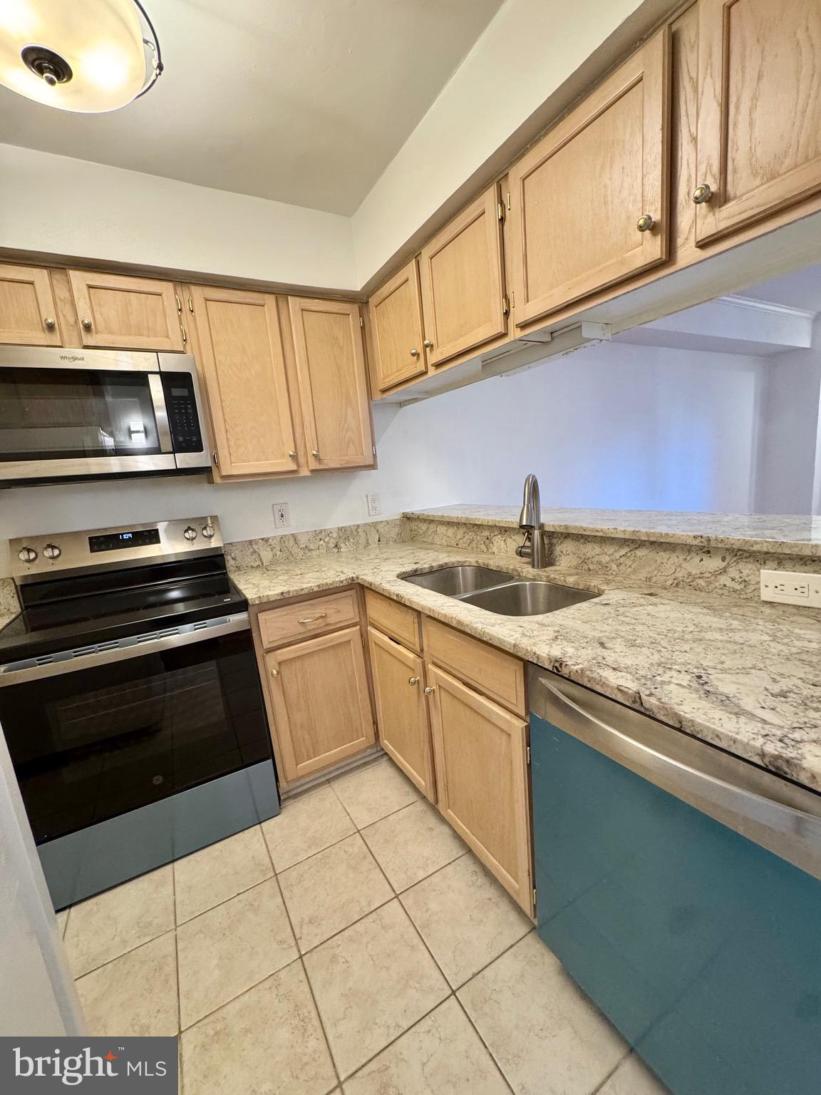 FOUNTAINS AT MCLEAN - Residential Lease