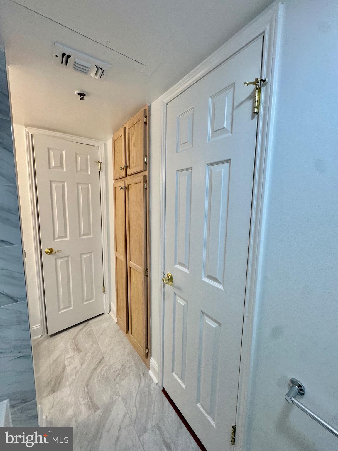 FOUNTAINS AT MCLEAN - Residential Lease