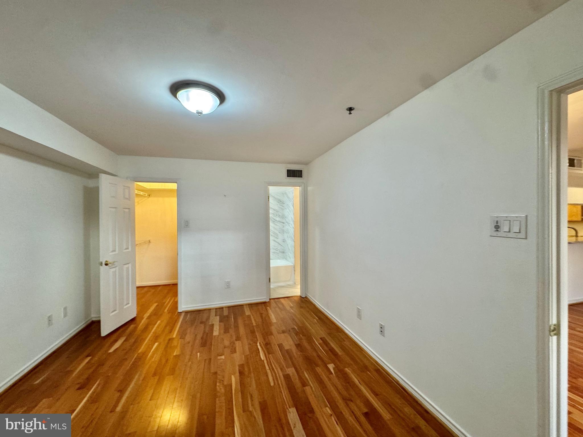 FOUNTAINS AT MCLEAN - Residential Lease