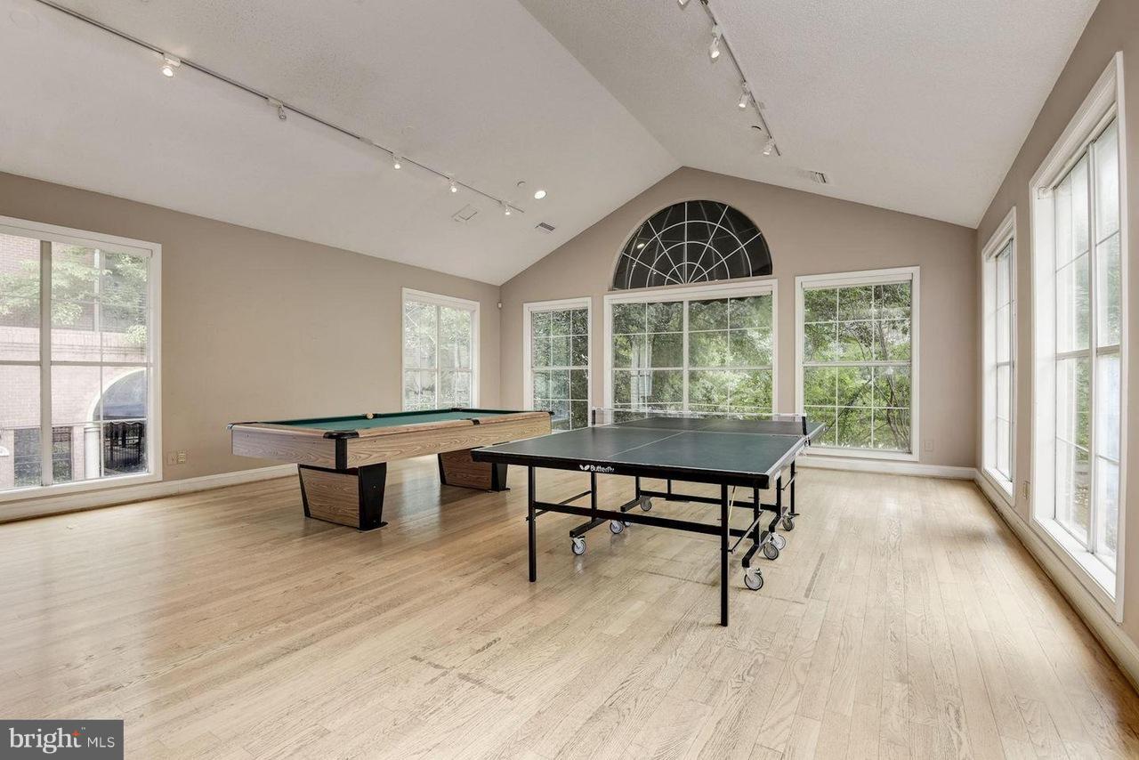 FOUNTAINS AT MCLEAN - Residential Lease