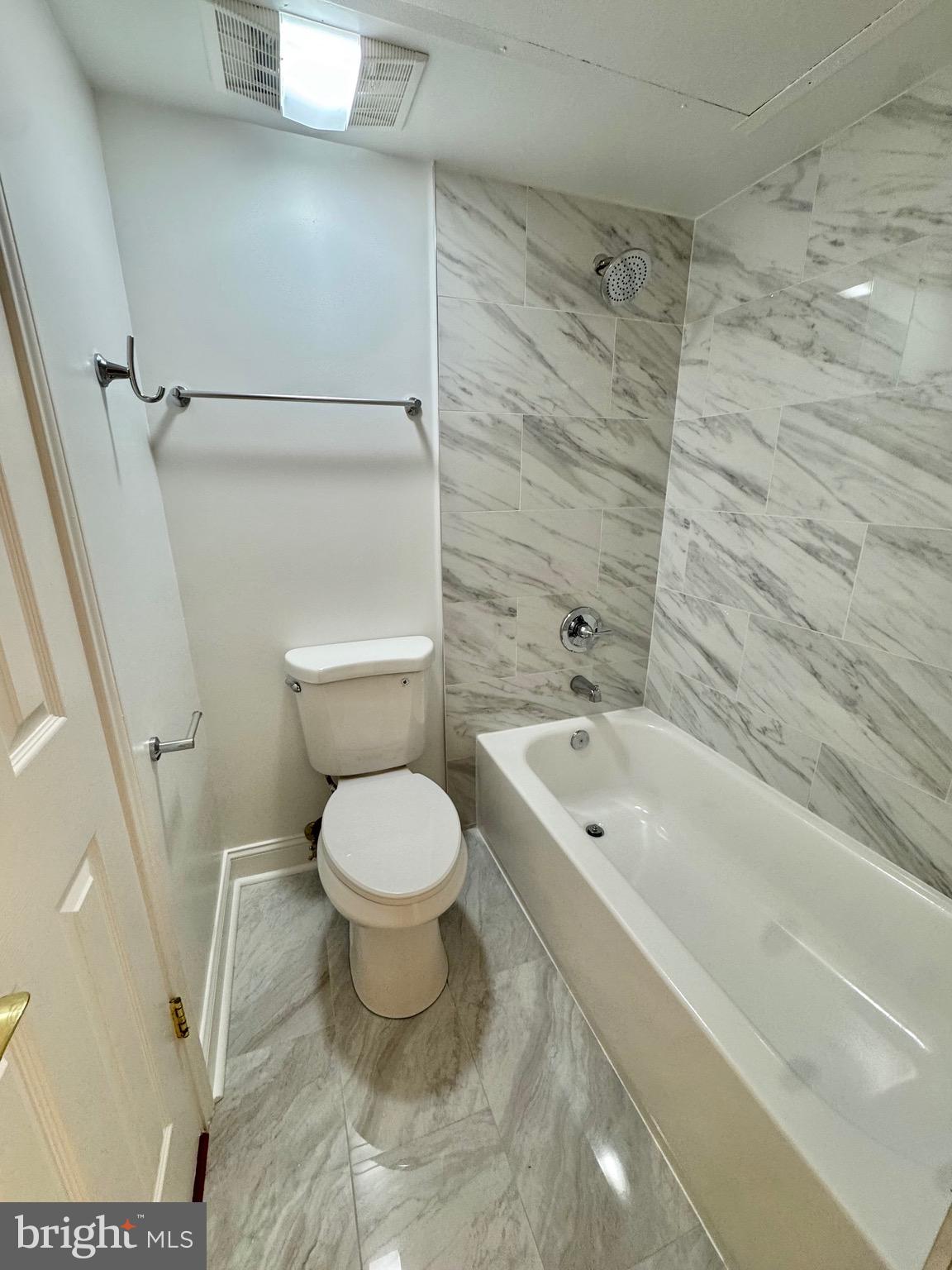 FOUNTAINS AT MCLEAN - Residential Lease