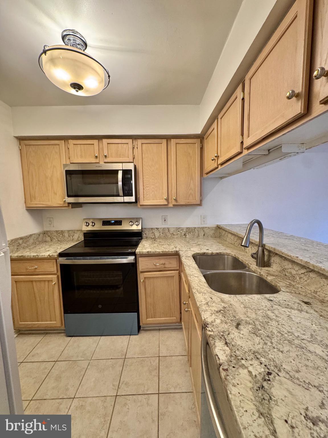 FOUNTAINS AT MCLEAN - Residential Lease