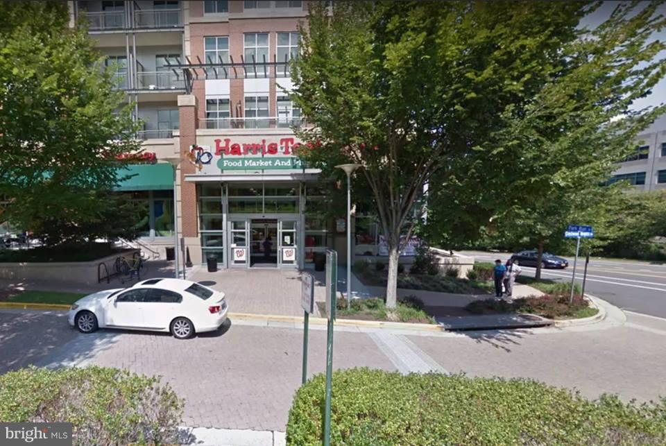 FOUNTAINS AT MCLEAN - Residential Lease